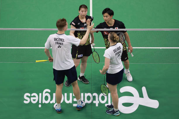 为什么羽毛球场的标线有不同颜色？用途详解