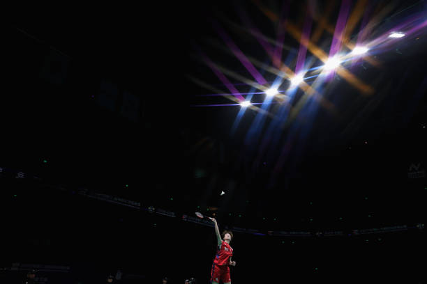 羽毛球单打VS双打:人数、规则与战术差异对比