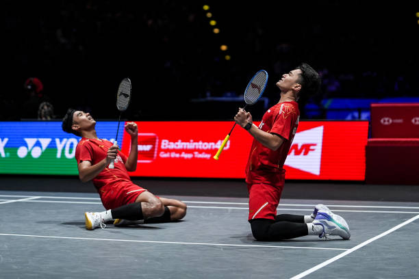 羽毛球拍品牌标志大全:从Yonex到Victor,带名称解析