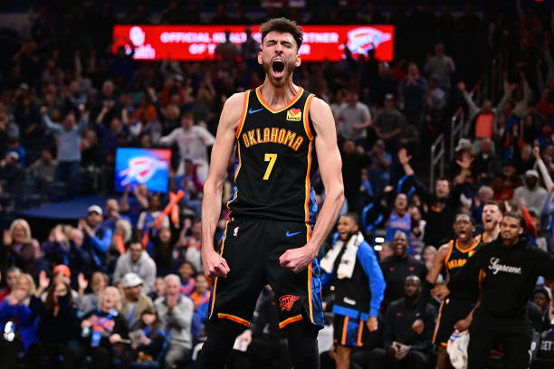 巅峰对决!CBA总决赛CCTV5现场直播,谁将问鼎?