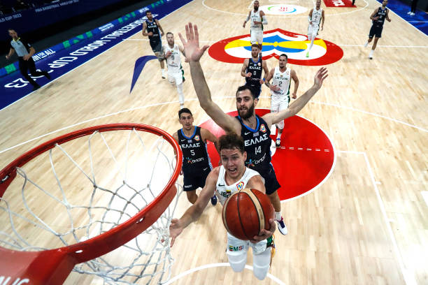 实战中二运犯规的典型案例分析