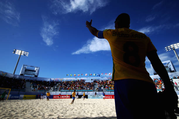 从贝利到姆巴佩——法国足球百大球星的时代跨越