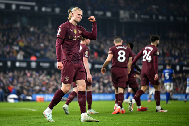 悟空VS贝吉塔：谁才是龙珠足球界的真正王者？