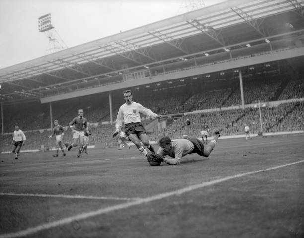 边线球发球与比赛战术：规则允许范围内的创新运用