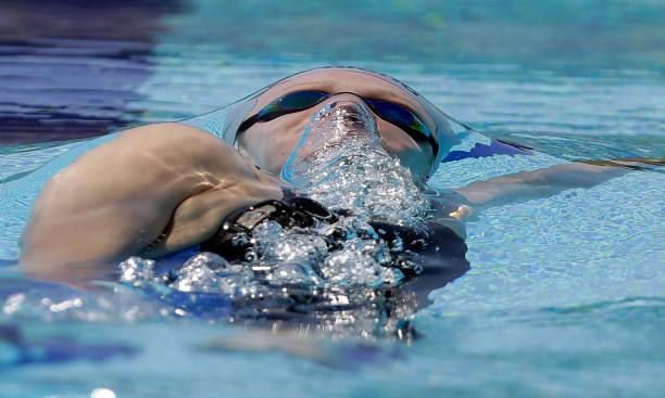 中国游泳训练体系的建立与完善