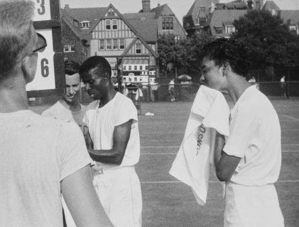 双打比赛中的接发球规则与策略