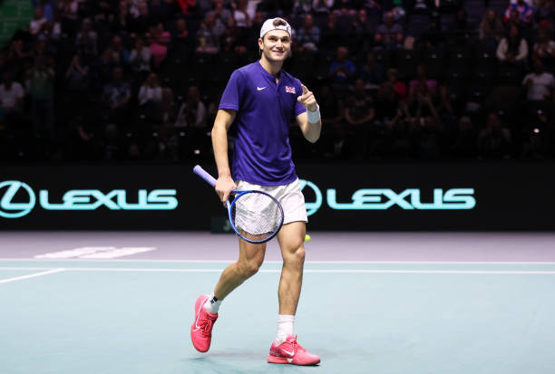 聚焦郑钦文:实时技术统计与比赛策略解读