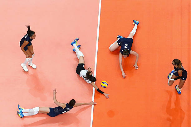 排球垫球技巧:如何稳定接球不失误