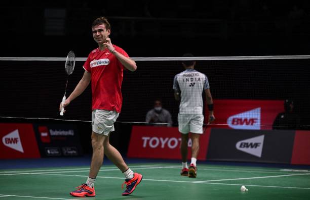 石宇奇多重挑战：伤病、压力与巅峰之路