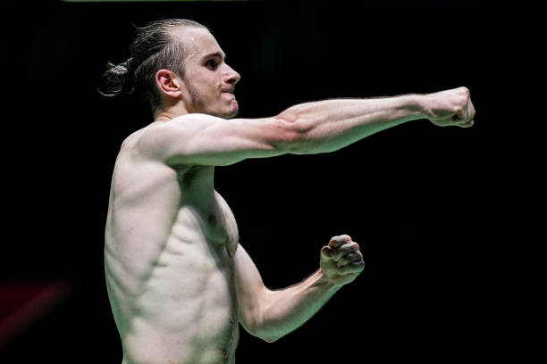 单打羽毛球场尺寸常见问题解答:宽度、长度与区域划分