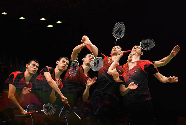 羽毛球高手养成:正反手击球、假动作及战术运用