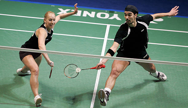 凯胜VS其他品牌羽毛球拍价格与性能横向评测