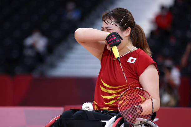 强劲羽毛球拍对比其他品牌，哪款更值得买？