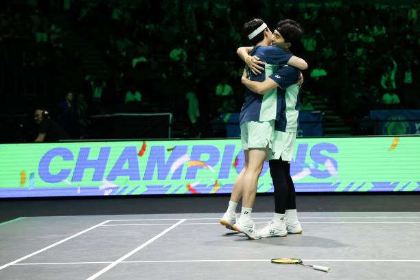 青少年羽毛球训练:从握拍到扣杀的全套技巧