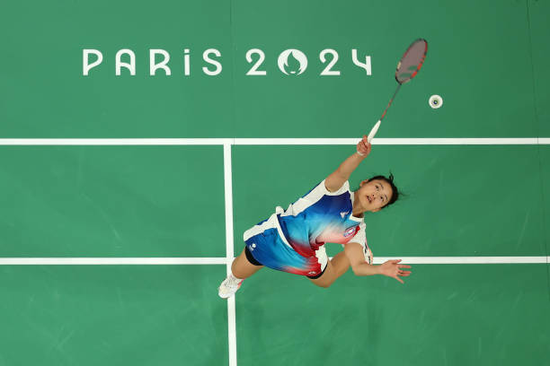 轻量化设计+高弹性:学生羽毛球拍选购技巧