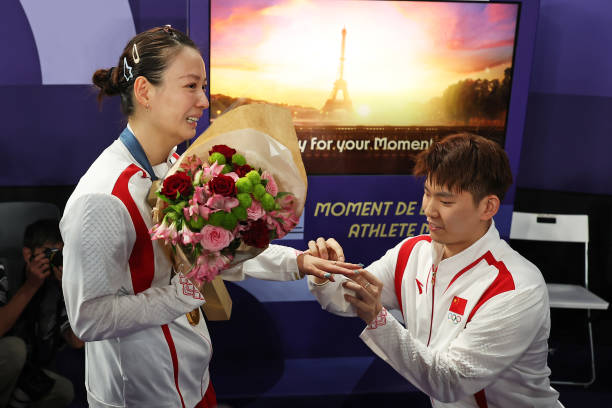 为什么顶级羽毛球运动员都重视发球？发球战术全解析