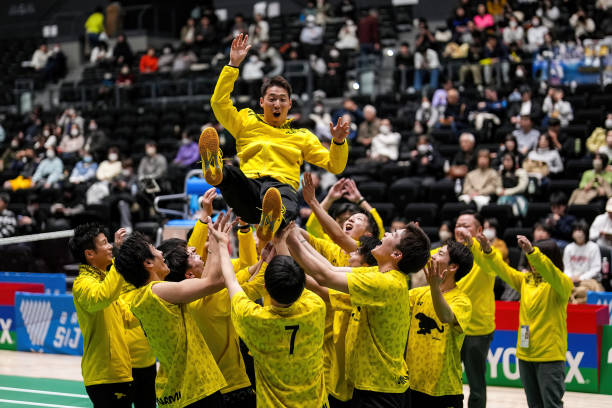 10U羽毛球拍 vs 传统球拍：谁更适合你的打法？