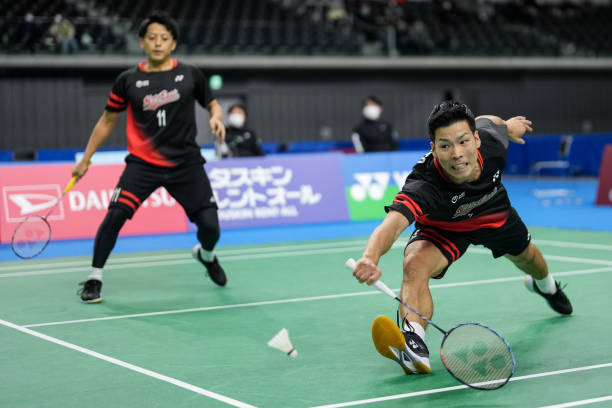 萌系画风：如何画出活泼可爱的打羽毛球小女孩