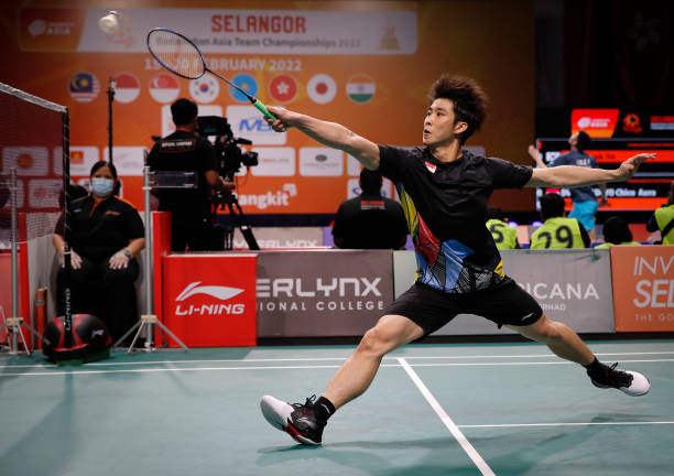 比赛必知!羽毛球发球过线规则及裁判判罚标准