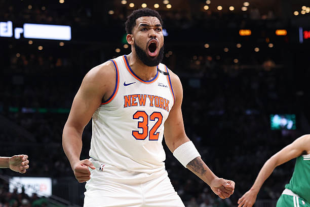 篮球场建设的正面效应与负面影响对比