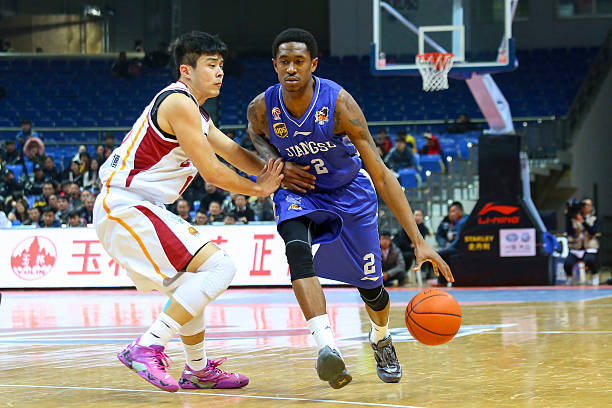 玩家心得：007球探足球旧版本nba中最实用的战术技巧