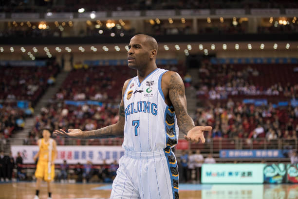 图解大前锋的进攻与防守站位:绘制步骤详解