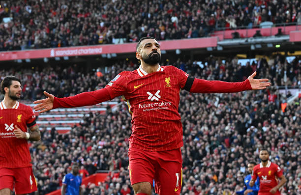 除了马拉多纳，还有哪些传奇球星穿过10号？