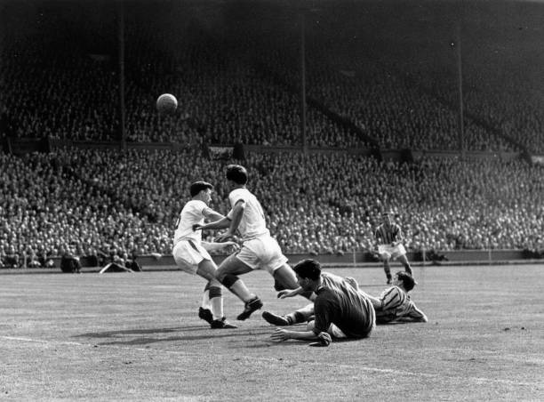 尘埃落定！姆巴佩正式续约巴黎，合同期限引热议