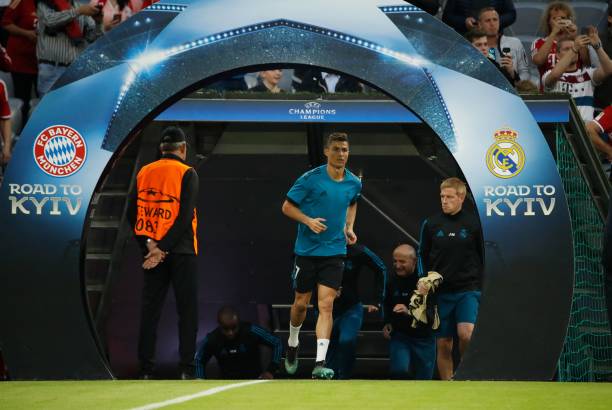 巴萨的巨额债务如何影响了梅西的转会可能？