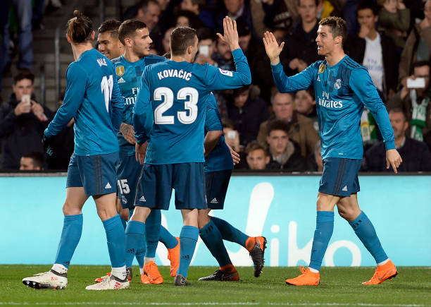 游戏定位球战术导入方法:简单几步提升球队实力