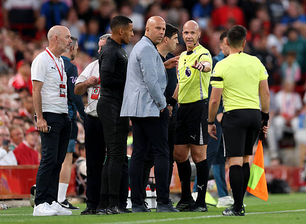 欧冠赛程规则演变:从过去到现在的调整与优化