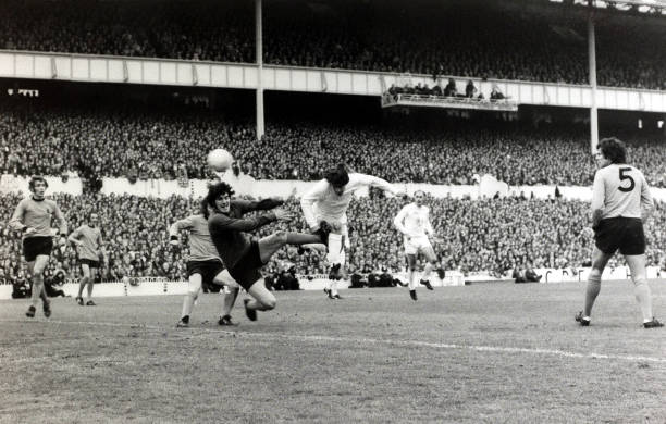 维多利亚的时尚穿搭如何凸显完美身材比例？