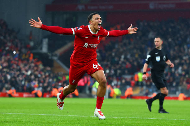 欧冠决赛队伍背后的故事：荣耀与遗憾并存