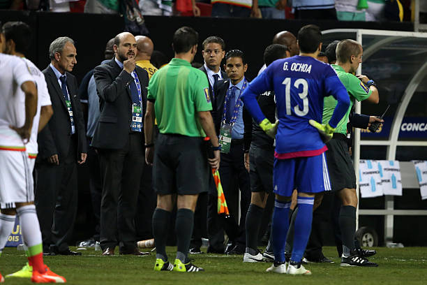 广州恒大足球俱乐部：争议与成就并存的中超豪门