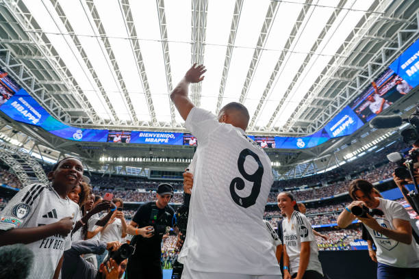 点球大战中的心理战：比利时vs意大利