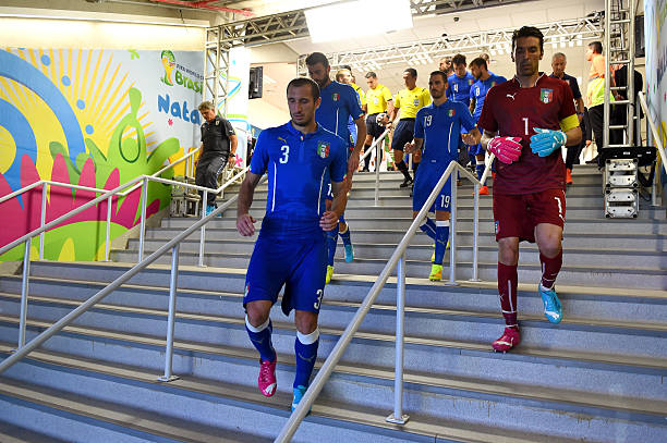 中国男足今晚迎战强敌，比赛时间与直播平台速览