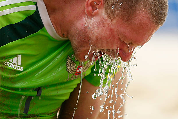 梅西简笔画分解教学：从头到脚的绘画技巧