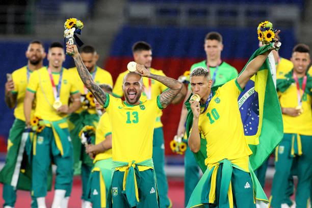 如何正确判断越位：裁判视角解析