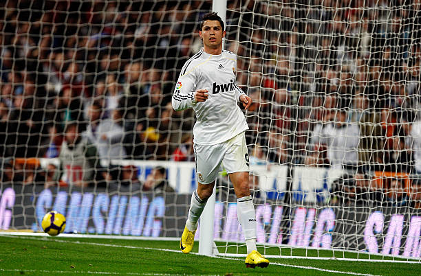 为什么足球场面积会有浮动？国际标准范围解析