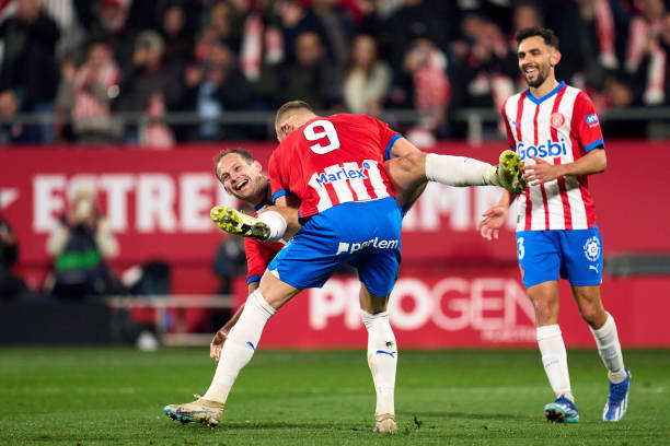 黑马先下一城，传统劲旅终场扳平比分