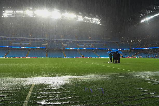 莱万身高85米体重80公斤,这样的身材如何称霸足坛?