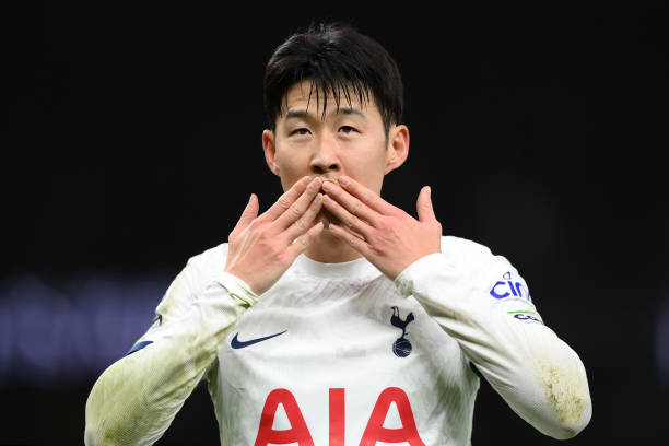 爱奇艺足球解说天团阵容曝光!直播观赛体验升级