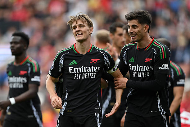 欧冠16强对阵表：死亡半区浮现，黑马能否逆袭？