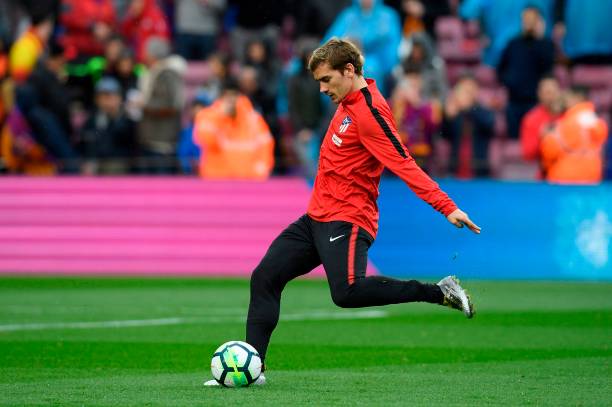 为什么足球比赛每队是11人？历史与规则的演变