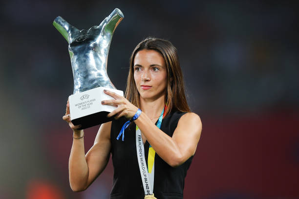 2022年C罗转会风云:从曼联到利雅得胜利的转折