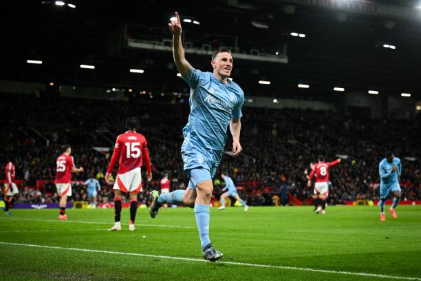 绿茵场上的希望：国家U14队刻苦训练，为国争光梦想启程