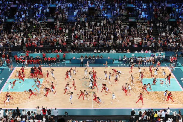 业余运动员的时代：第一届奥运会参赛人员的身份与职业