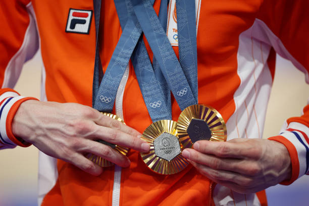 北京奥运会五环标志的象征意义与设计理念