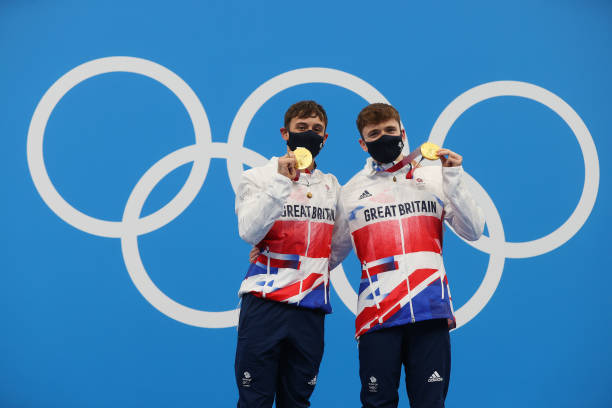 伏明霞与梁锦松：豪门婚姻中的子女教育