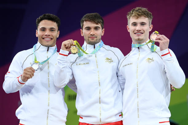 版本强势组合推荐：博尔特打法装备搭配0最优配置方案